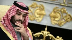 Mwanamfalme wa Saudi Arabia ameianzisha na mpango wa maendeleo unaojulikana kama Dira ya 2030.