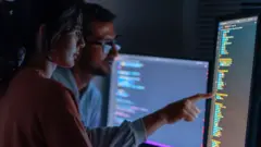 কম্পিউটার প্রোগ্রামিং শেখানো হচ্ছে