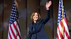 کامالا هریس در مجمع عمومی حزب دموکرات، اوت ۲۰۲۴