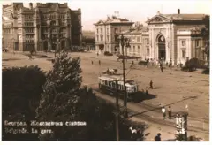 Kultna dvojka 1923. pored glavne železničke stanice u Beogradu