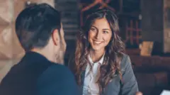 லவ் பாமிங், டேட்டிங், வேலைவாய்ப்பு, பணியிடம் 
