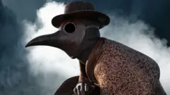 «Чумной доктор» в маске