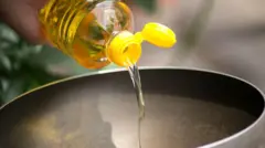 உணவில் பயன்படுத்தும் சூரியகாந்தி, கடுகு எண்ணெய்கள் ஆபத்தானவையா? உண்மை என்ன?