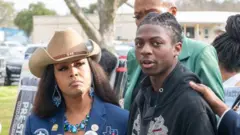Darryl George y su madre