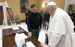 Papa Francisco e Volodymyr Zelensky