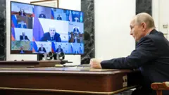 Володимир Путін під час відеоконференції 