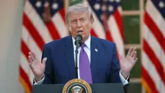 Aarẹ Donald Trump n ba araalu sọrọ ni White House