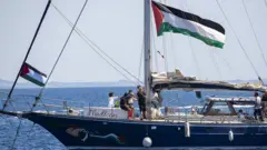 السفينة مادلين وصلت إلى شمال مدينة مرسى مطروح وفي طريقها إلى غزة خلال 48 ساعة