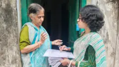 બીબીસી ગુજરાતી, ગુજરાત, બીબીસી, અમદાવાદ, સ્પેશિયલ ઇન્ટેન્સિવ રિવિઝન, મતદારયાદી, મતદાન, ચૂંટણી, મતદાર કાર્ડ, 