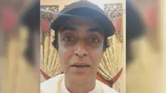 آصف خان کی لگ بھگ 13 منٹ طویل ایک ویڈیو اس وقت سوشل میڈیا پر گردش کر رہی ہے