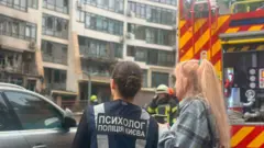 Последствия атаки дронов и ракет в Киеве