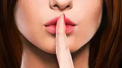 Pôsternovibet usaAshley Madison com mulher cobrindo a boca com um dedo