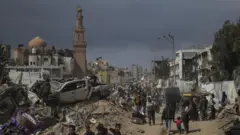 مشهد للدمار بعد قصف جوي في خان يونس - في 6 مارس آذار الجاري 