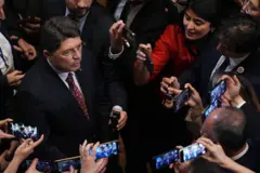 Adalat Bakanı Yılmaz Tunç, 23 Nisan'da TBMM'de gazetecilerin sorularını yanıtlarken