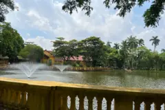 Hồ nước, vườn cây xanh trong Khu di tích Phủ Chủ tịch 