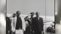 শেখ মুজিবুর রহমানের নেতৃত্বাধীন বাংলাদেশের প্রতিনিধি দলকে লাহোর বিমানবন্দরে গার্ড অব অনার দেয়া হয়
