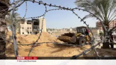 ဂါဇာဆေးရုံမှာ အစုလိုက် အပြုံလိုက် မြှုပ်နှံထားတဲ့ အလောင်းတွေတွေ့ရှိ