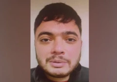 ከፖሊስ መኪና ለማምለጥ ባደረገው ሙከራ ሁለት የማረሚያ ቤት ፖሊሶች ሲገደሉ ሌሎች ደግሞ ቆስለዋል።