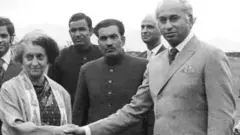 ইন্দিরা গান্ধীর সঙ্গে জুলফিকার আলী ভুট্টো