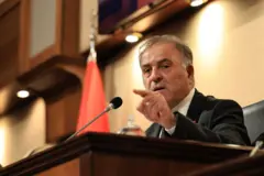Nuri Aslan İBB meclis toplantısında konuşuyor.