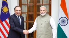 अनवर इब्राहिम और पीएम नरेंद्र मोदी