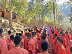 ကရင်နီ အကျဥ်းထောင်တစ်ခုက အကျဥ်းသားတွေ (ပုံဟောင်း) 