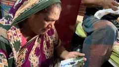 কোটা আন্দোলন ঘিরে সারা দেশে সহিংসতায় দুই শতাধিক মানুষের মৃ্ত্যু হয়েছে বলে জানা যাচ্ছে