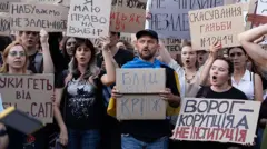 Рішення обмежити незалежність НАБУ і САП викликало хвилю протестів