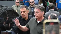 Bolsonaro deixa hospital em Brasília em 14 de setembro