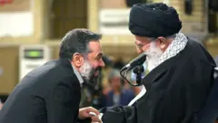  در دوران رهبری آیت‌الله خامنه‌ای، مداحان قدرت زیادی یافتند و به تدریج هیات‌های مذهبی جای مساجد را گرفتند