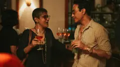 உறுப்பினர்களுக்கு மட்டுமான தனியார் கிளப்பில் எடுக்கப்பட்ட புகைப்படம்