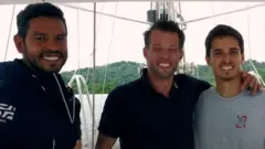 George Saul com velejadores brasileiros