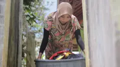 DPR mengesahkan Undang-Undang Perlindungan Pekerja Rumah Tangga (UU PPRT) pada Selasa (21/04),