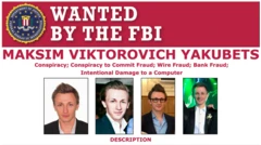 Página do site do FBI que mostra quatro imagens diferentes do mesmo homem — jovem, de cabelos castanho-claro. No topo da página, lê-se: “Procurado pelo FBI — Maksim Viktorovich Yakubets. Conspiração; conspiração para cometer fraude; fraude eletrônica; fraude bancária; dano intencional a um computador.”