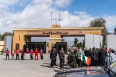 El paso de Rafah el pasado 13 de enero durante la visita de la ministra irlandesa de Exteriores.