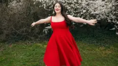 ኤሊ ሞዴል ክትከውን ድሌት’ኳ እንተነበራ ከምኣ ዝመስሉ ሰባት ከምዘይረኣየት ትዛረብ