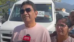 कश्मीर आए पर्यटकों ने कहा कि वो जल्द से जल्द घर लौटना चाहते हैं