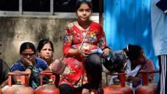 घरगुती एलपीजीच्या दरात तीन महिन्यांत दुसऱ्यांदा वाढ (फाइल फोटो)