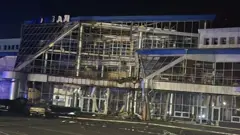 Пошкоджена будівля вокзалу в Одесі