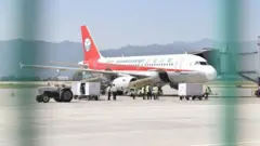 पोखरा विमानस्थलमा सिचुवान एअरलाइन्सको विमान