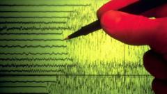 Gempa 7,7 guncang Sulawesi Utara, tsunami 'kecil' terjadi di Sulut dan Maluku Utara – 'Gempa terasa kuat dan lama'