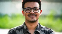 ኮኾብ ገብረሃወርያ ቀዳማይ ዲግሪኡ ኣብ ዩኒቨርሲቲ ኣዲስ ኣበባ'ዩ ተማሂሩ