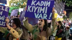 Kadın cinayetlerine karşı Ekim ayında düzenlenen bir protestodan
