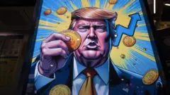 صورة كرتونية للرئيس الأمريكي المنتخب دونالد ترامب وهو يحمل رمز بيتكوين، في هونغ كونغ، الصين، يوم الخميس، 5 ديسمبر/كانون الأول 2024.