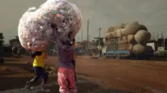 Kampala: ahasukwa umwanda nk'uyu ubu hangana n'ibibuga 37 vy'umupira w'amahuru.