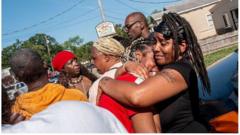 Bàbá kan yìnbọn pa ọmọ rẹ̀ méje àti ọmọ ọlọ́mọ kan