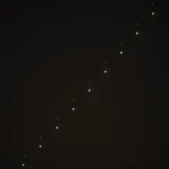 Planetas brilhantes iluminados no céu