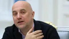 زاخار پری‌لپین یکی از مشهورترین نویسندگان روسیه و از حامیان کهنه‌کار سیاست‌های ملی‌گرای افراطی است