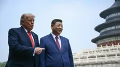 特朗普（左）与习近平（右）在天坛