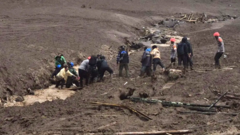 longsor-timbun-puluhan-rumah-di-bandung-barat-tujuh-orang-meninggal-dunia